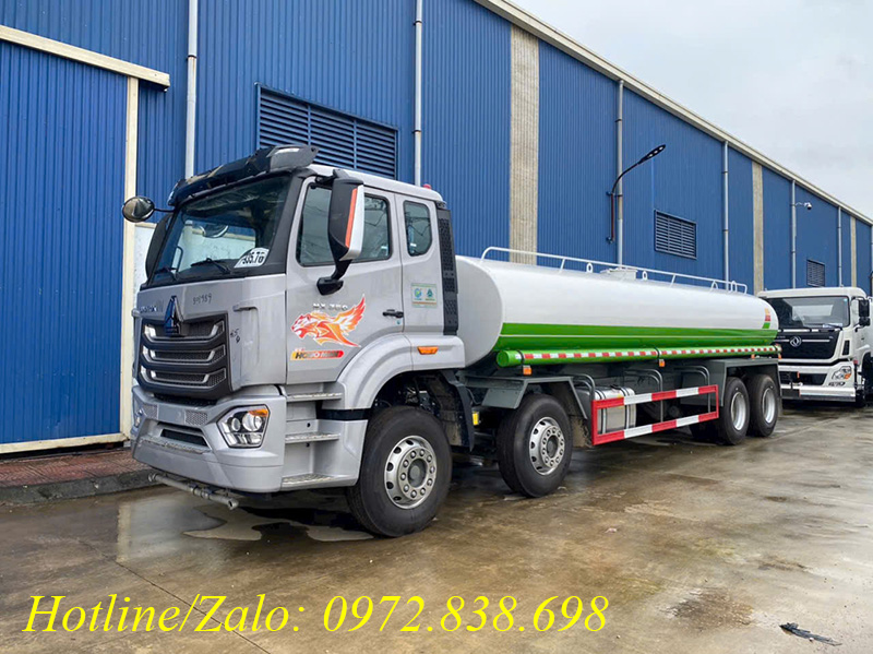 Xe phun nước rửa đường 17 khối Howo NX350